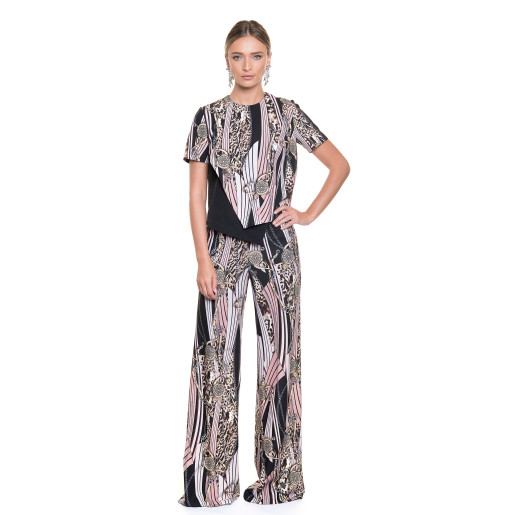 Bluza asimetrica petrecuta in care geometria si imbinarea printului confera originalitate