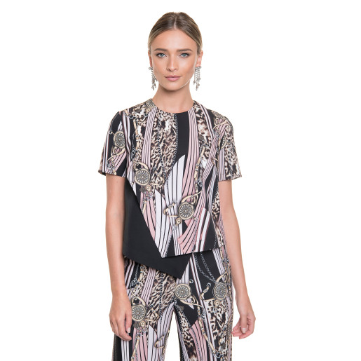 Bluza asimetrica petrecuta in care geometria si imbinarea printului confera originalitate