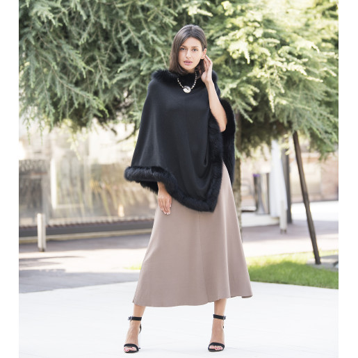 Capa tip Poncho lana 100% neagra cu blana naturala vulpe