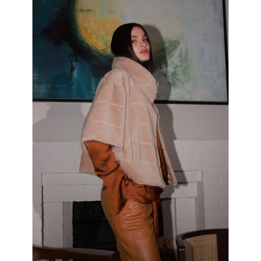 Jacheta maneci 3/4 blana tip lana