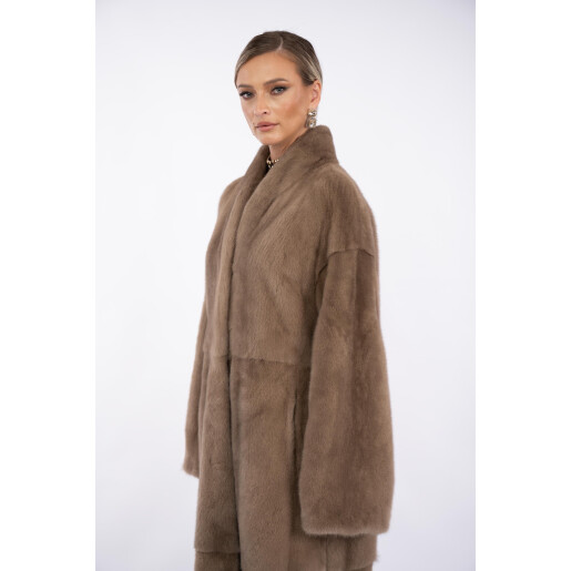 Haina lunga blana naturala vizon, guler tip kimono, dark pastel, 130cm