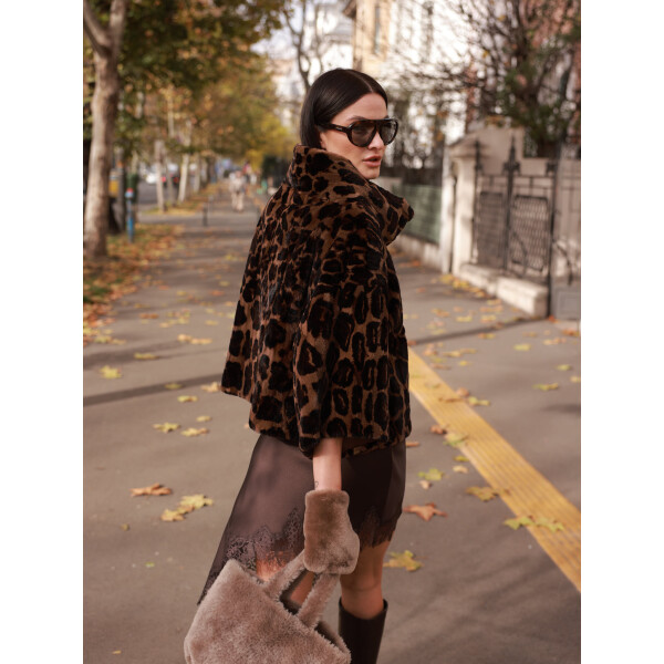 Jacheta blana naturala vizon, animal print, 50cm