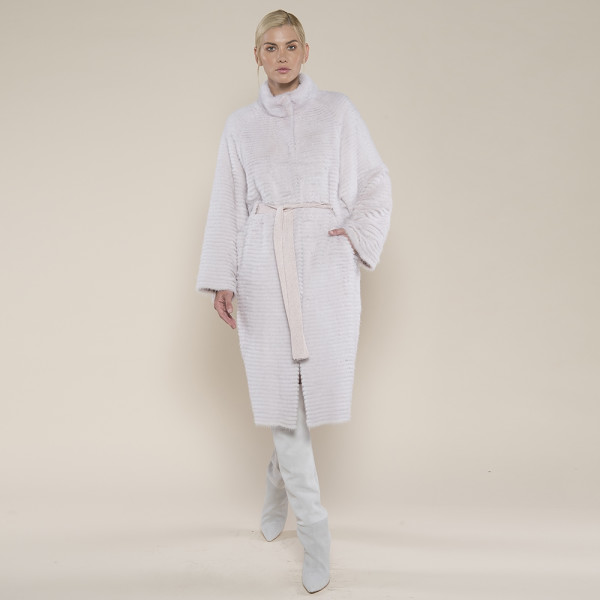 Haina blana naturala vizon/suport lana 100%, roz deschis, maneci evazate, 120cm