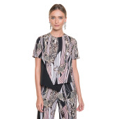 Bluza asimetrica petrecuta in care geometria si imbinarea printului confera originalitate