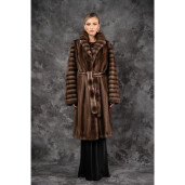 Allure Grace Haină Lungă din Vizon Premium cu Cordon în Talie,  Rever Dublu, Chocolate, 110 cm| PAÏSI Art Fur