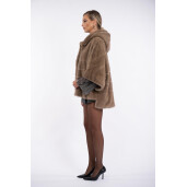 Jacheta blana naturala vizon, cu gluga si maneci 3/4, oversized, asimtrica, dark pastel, 65cm